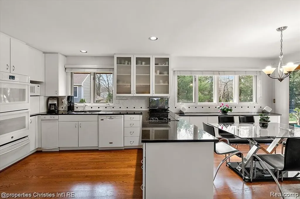 4566 Walden Drive Bloomfield Hills City MI 48301