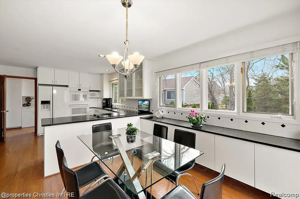 4566 Walden Drive Bloomfield Hills City MI 48301