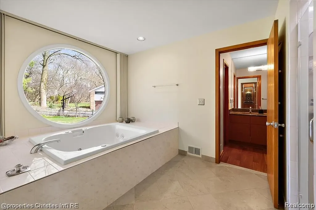 4566 Walden Drive Bloomfield Hills City MI 48301