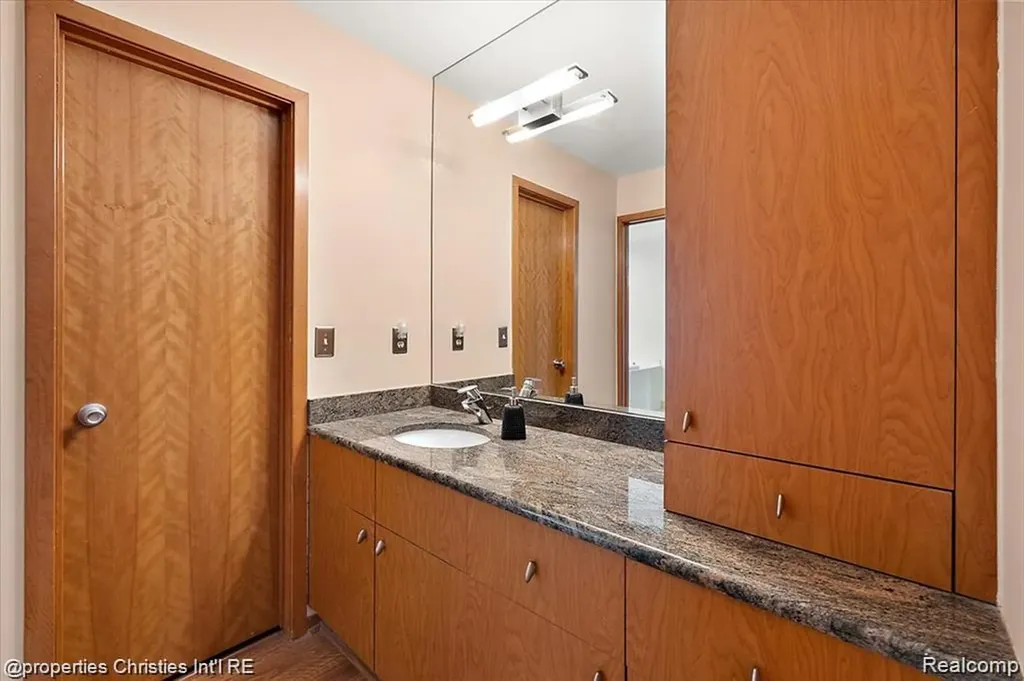 4566 Walden Drive Bloomfield Hills City MI 48301