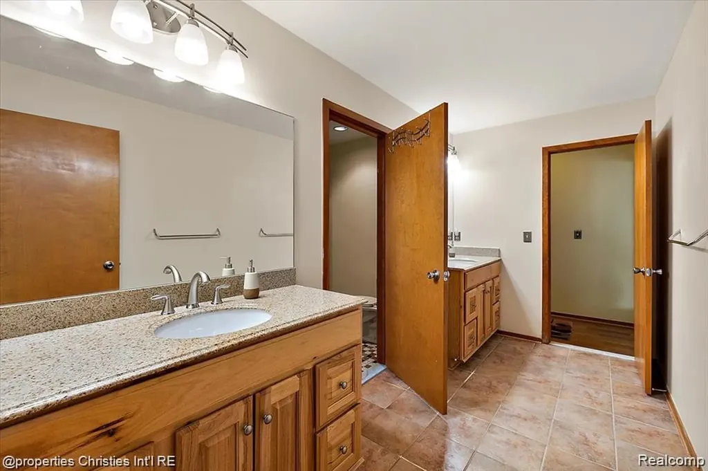 4566 Walden Drive Bloomfield Hills City MI 48301