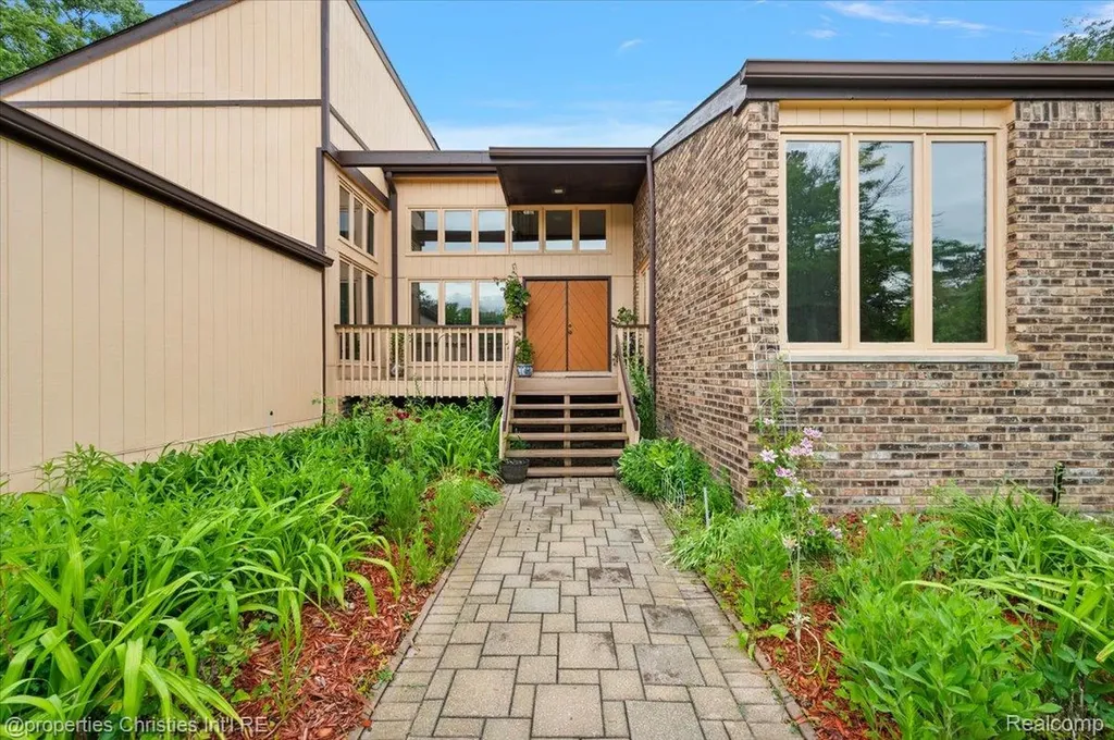 4566 Walden Drive Bloomfield Hills City MI 48301