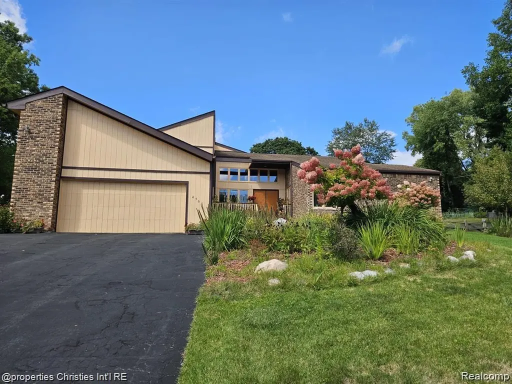 4566 Walden Drive Bloomfield Hills City MI 48301