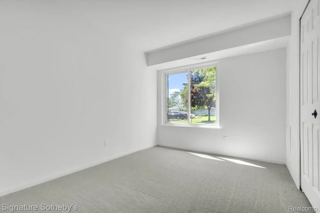 508 Sunset Lane St. Clair Shores City MI 48082
