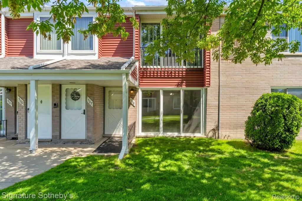 508 Sunset Lane St. Clair Shores City MI 48082