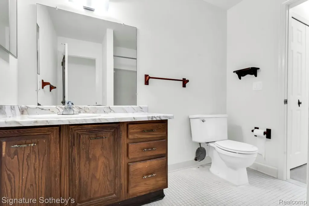 508 Sunset Lane St. Clair Shores City MI 48082