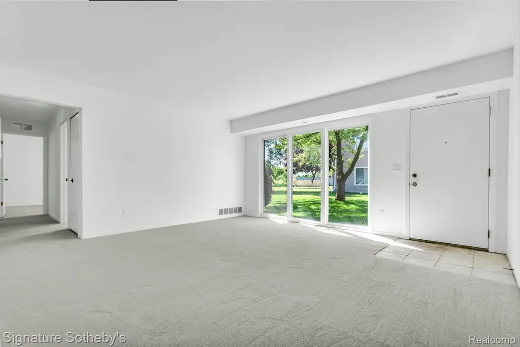 508 Sunset Lane St. Clair Shores City MI 48082