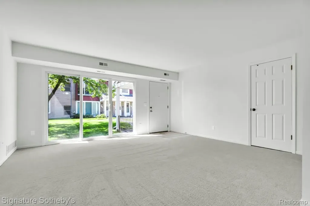 508 Sunset Lane St. Clair Shores City MI 48082