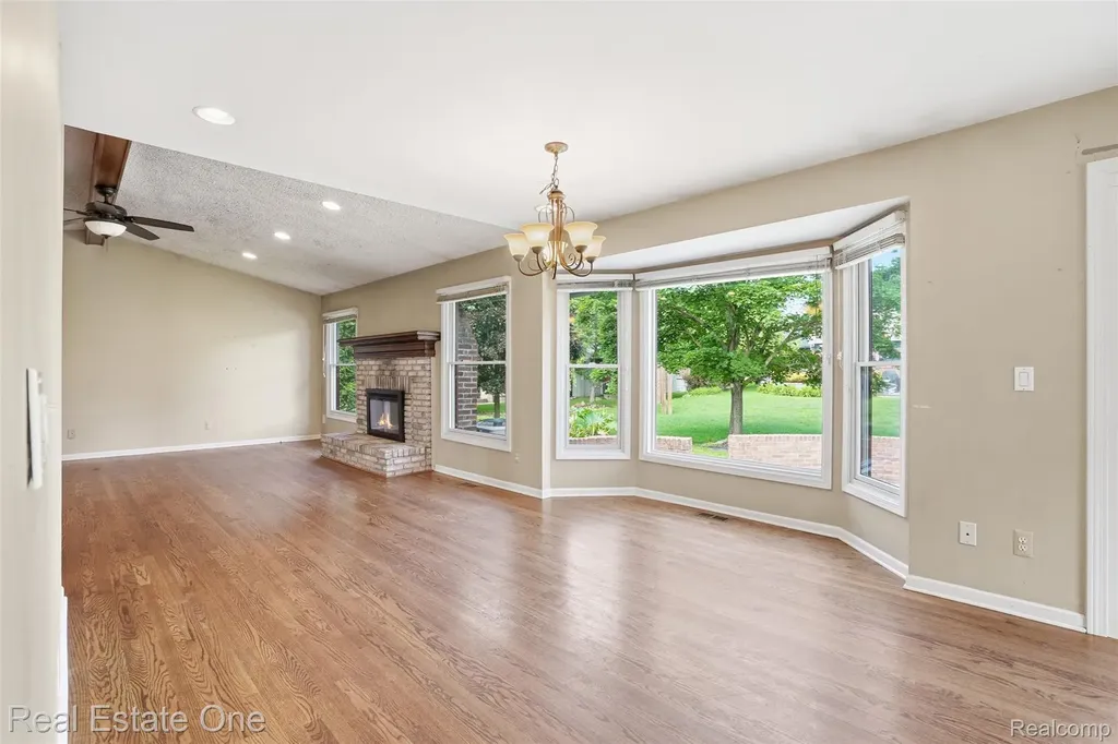 24889 Sutherland Drive Novi City MI 48374
