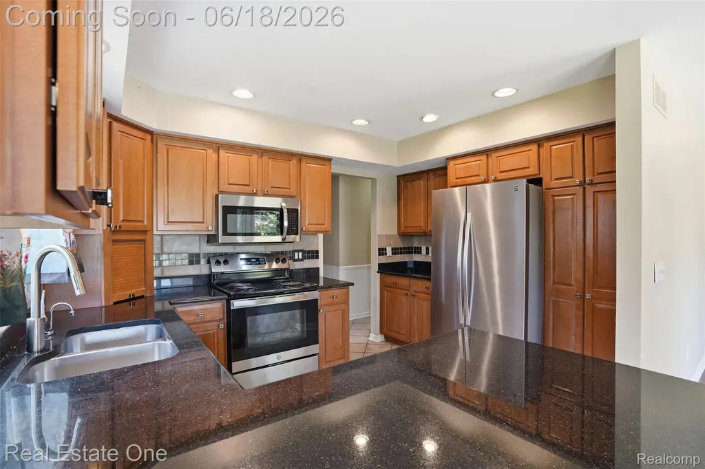 24889 Sutherland Drive Novi City MI 48374
