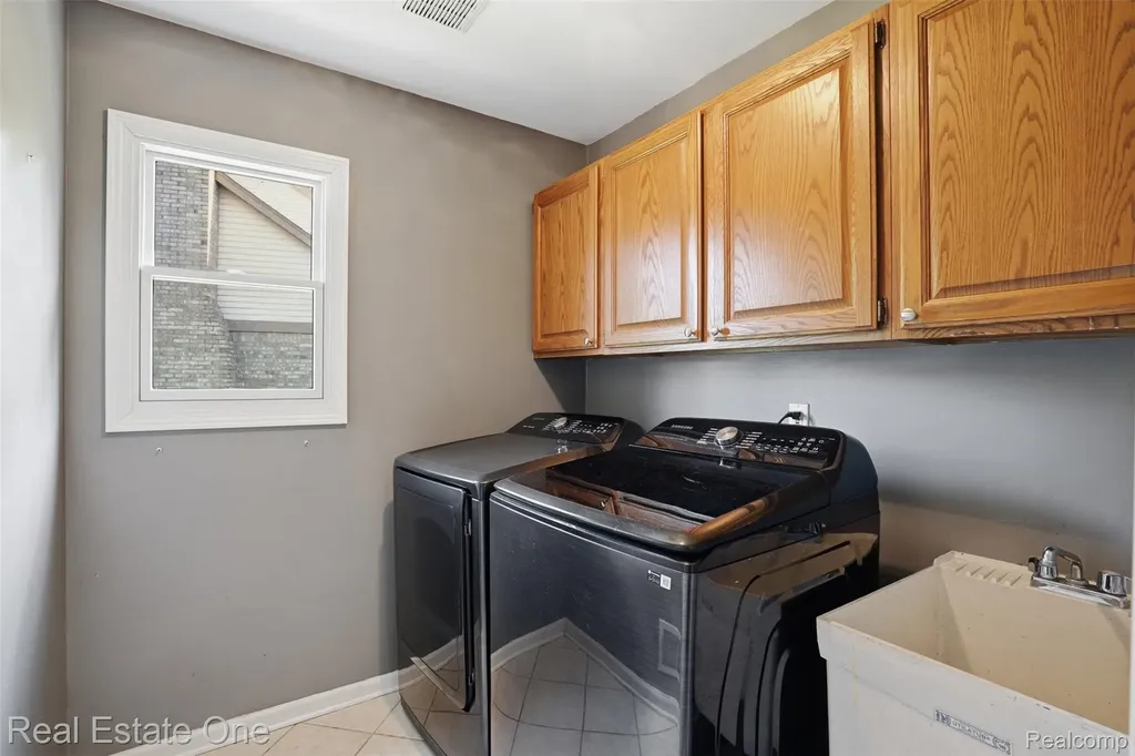 24889 Sutherland Drive Novi City MI 48374