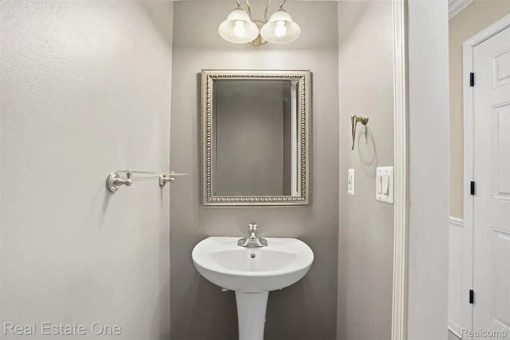 24889 Sutherland Drive Novi City MI 48374