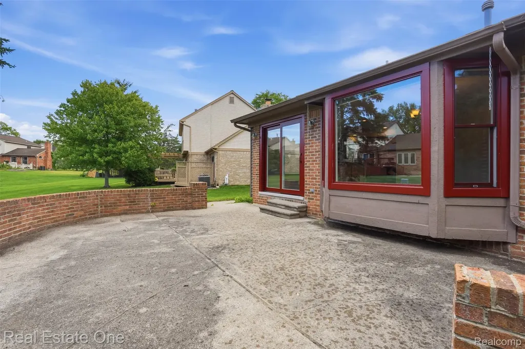 24889 Sutherland Drive Novi City MI 48374