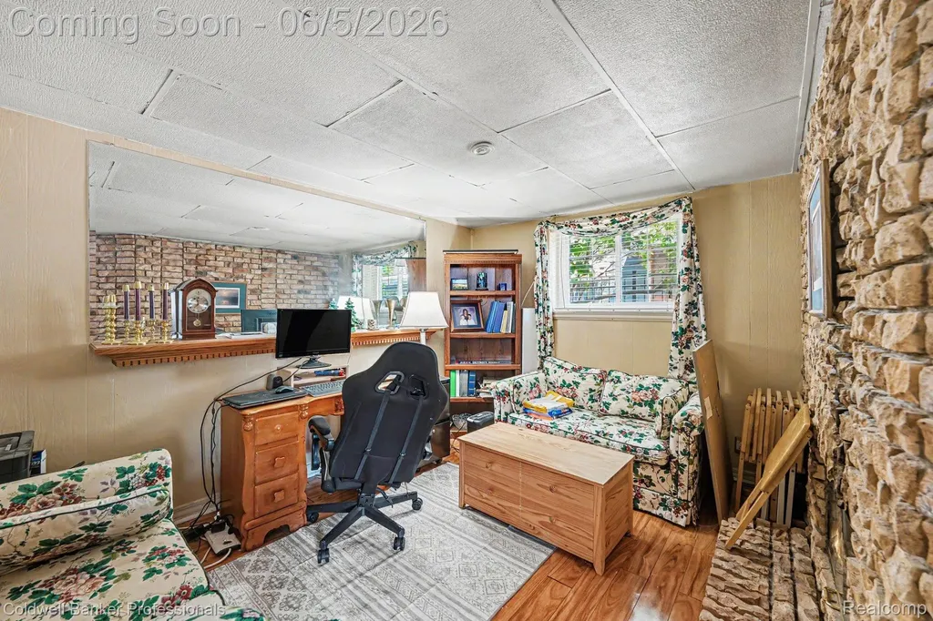 22606 Manor Street St. Clair Shores City MI 48081