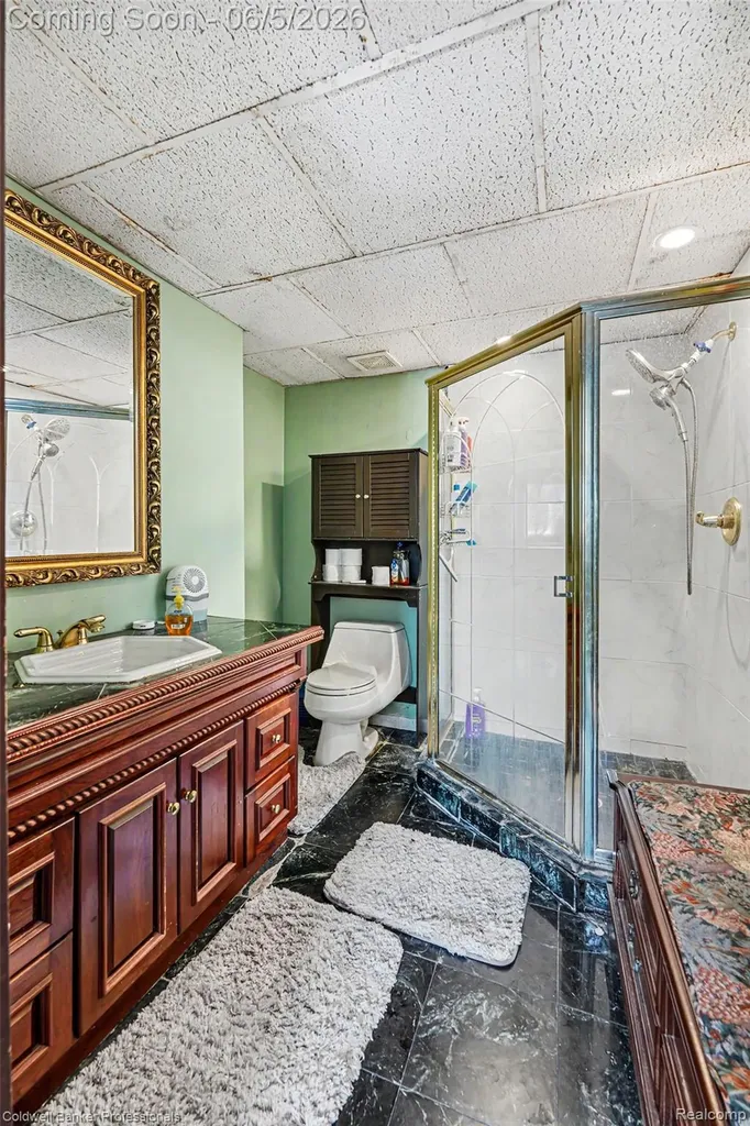 22606 Manor Street St. Clair Shores City MI 48081