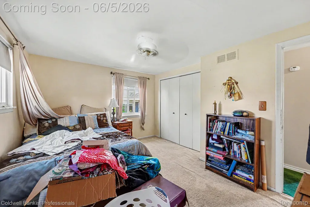 22606 Manor Street St. Clair Shores City MI 48081