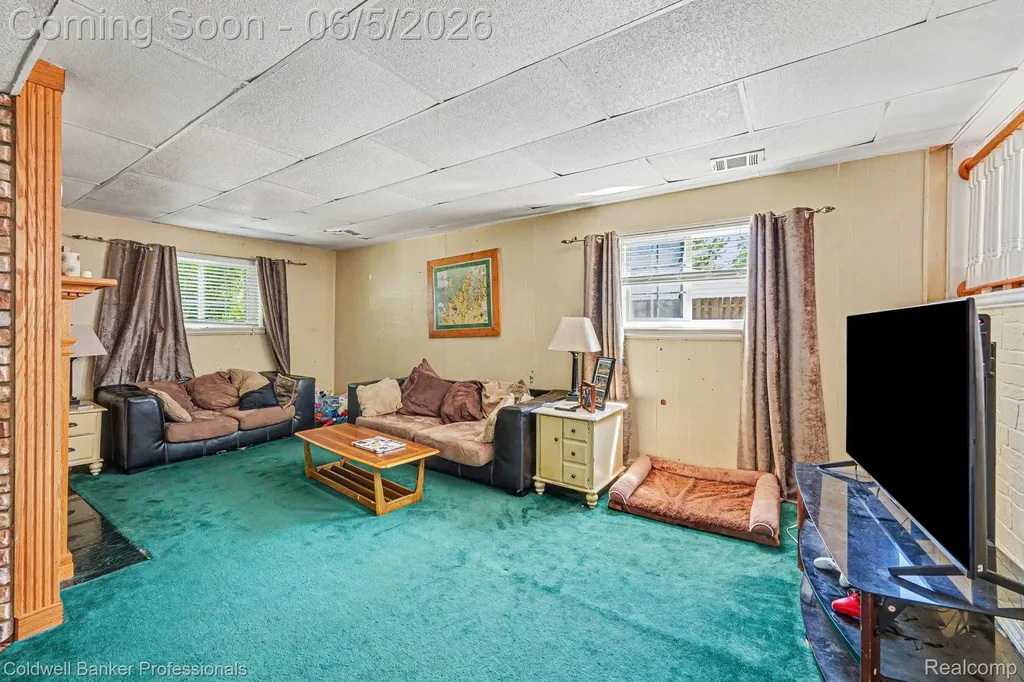 22606 Manor Street St. Clair Shores City MI 48081
