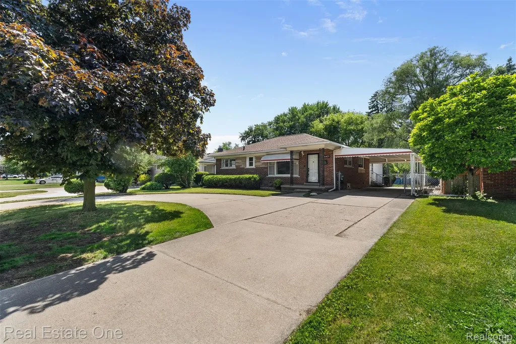 26401 Little Mack Avenue St. Clair Shores City MI 48081