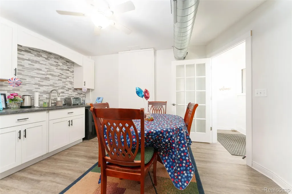 204 E Grand River Avenue Fowlerville Village MI 48836