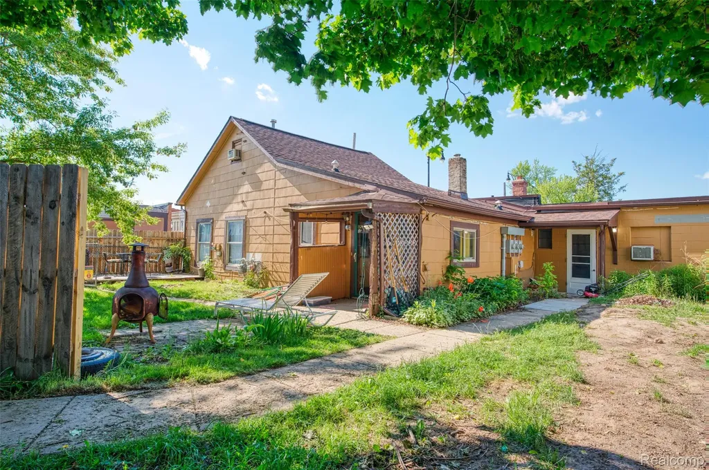 204 E Grand River Avenue Fowlerville Village MI 48836