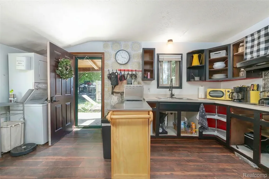 204 E Grand River Avenue Fowlerville Village MI 48836