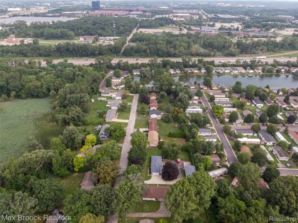 465 Robert Court Auburn Hills City MI 48326