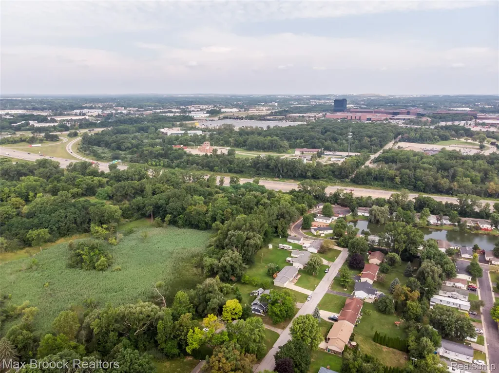 465 Robert Court Auburn Hills City MI 48326
