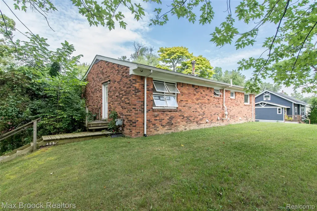 465 Robert Court Auburn Hills City MI 48326