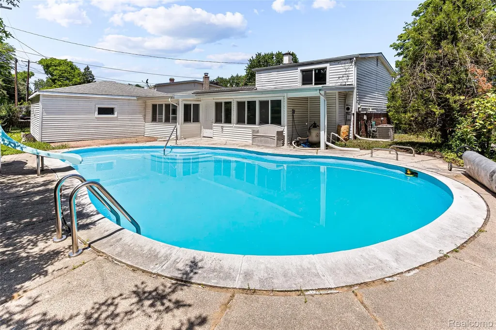 23319 Haig Street Taylor City MI 48180