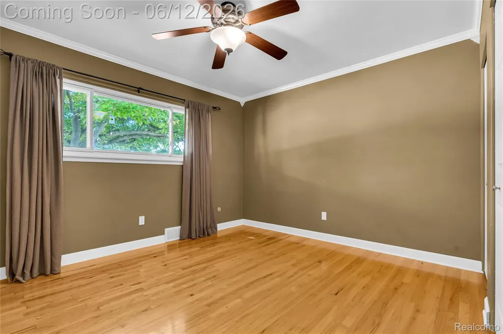 4840 Iowa Drive Warren City MI 48092