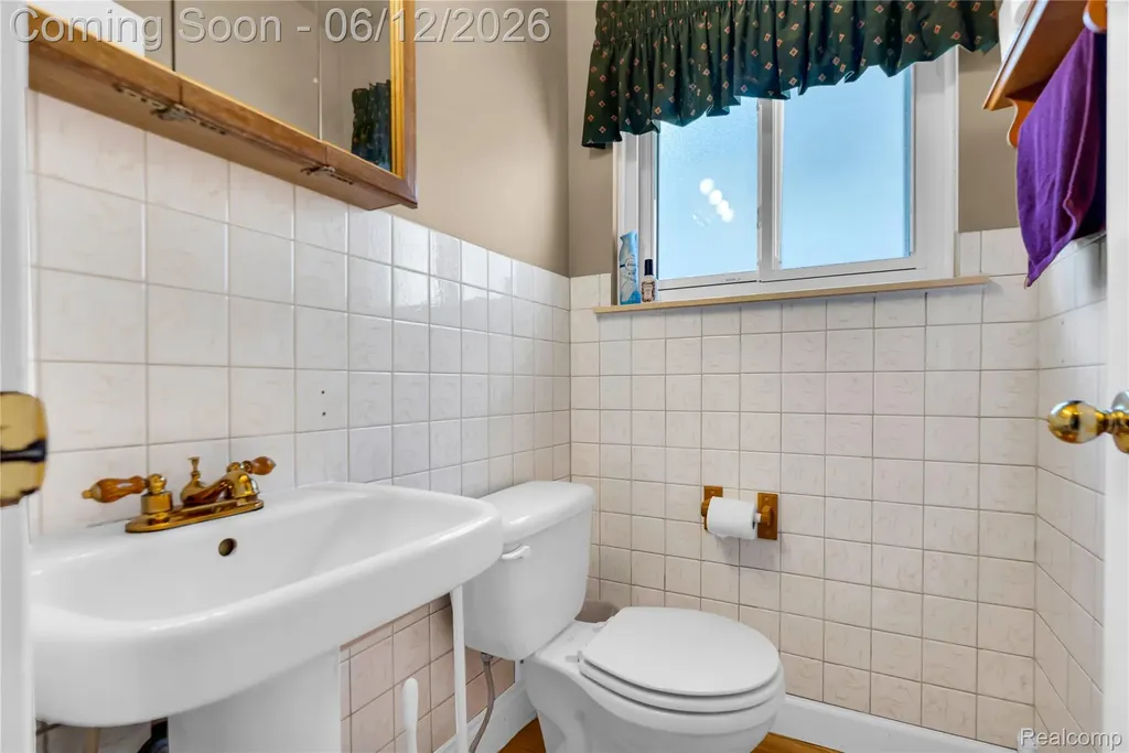 4840 Iowa Drive Warren City MI 48092