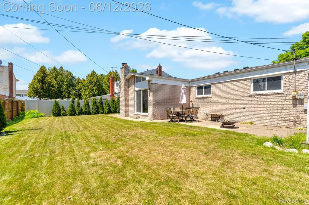 4840 Iowa Drive Warren City MI 48092
