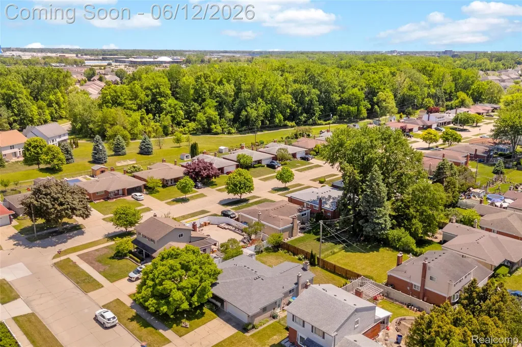 4840 Iowa Drive Warren City MI 48092