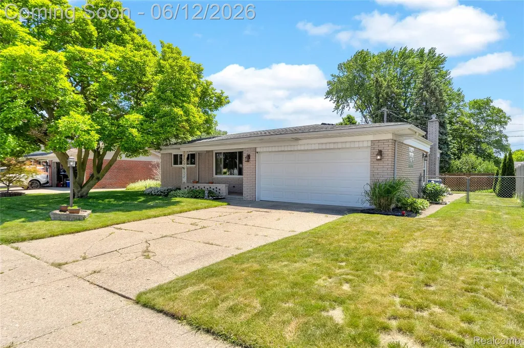 4840 Iowa Drive Warren City MI 48092