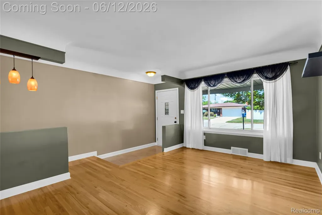 4840 Iowa Drive Warren City MI 48092