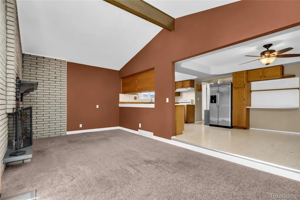 4840 Iowa Drive Warren City MI 48092
