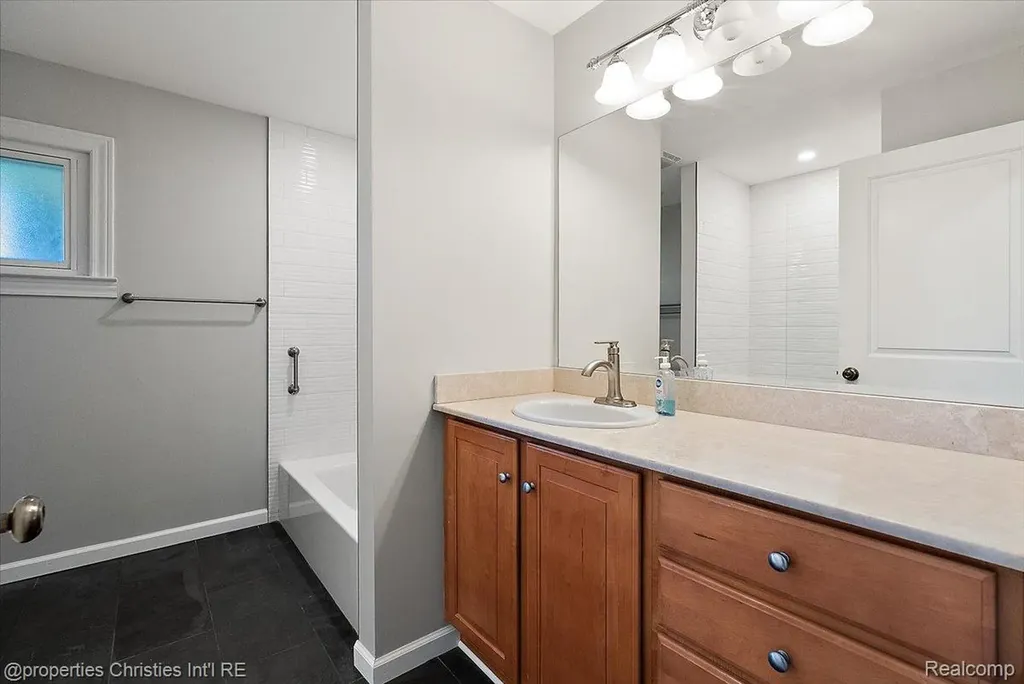 2985 Summervale Lane Bloomfield Hills City MI 48301