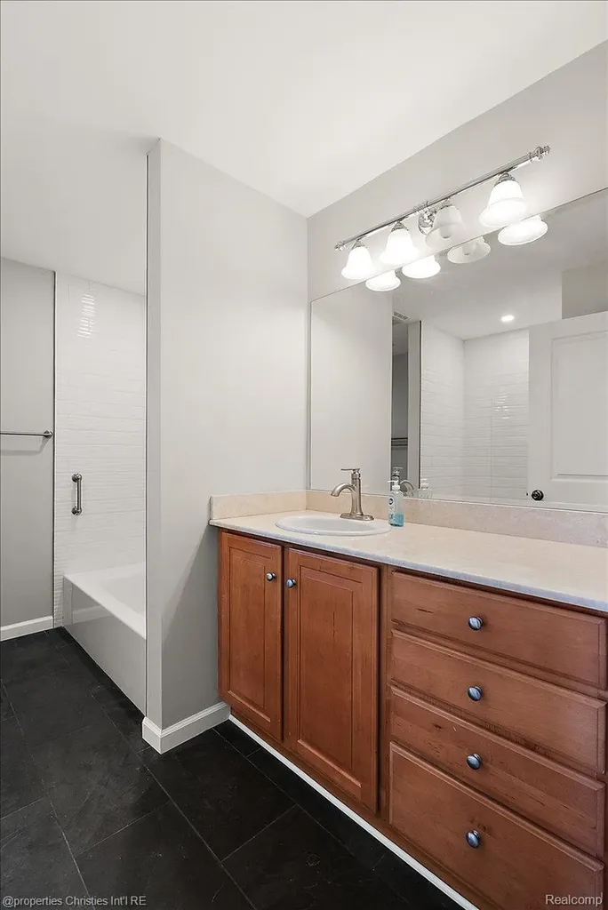 2985 Summervale Lane Bloomfield Hills City MI 48301