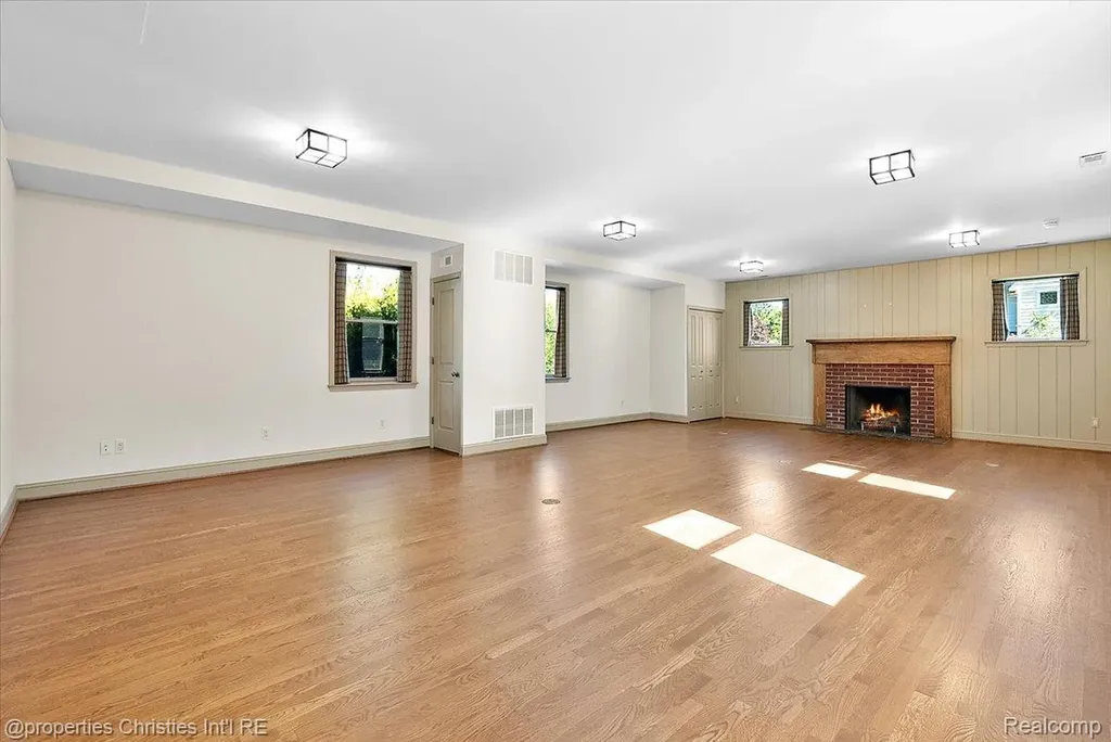 2985 Summervale Lane Bloomfield Hills City MI 48301