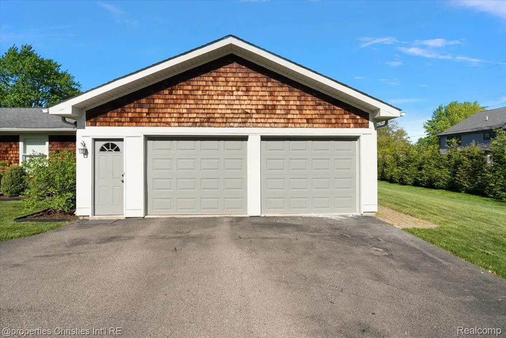 2985 Summervale Lane Bloomfield Hills City MI 48301