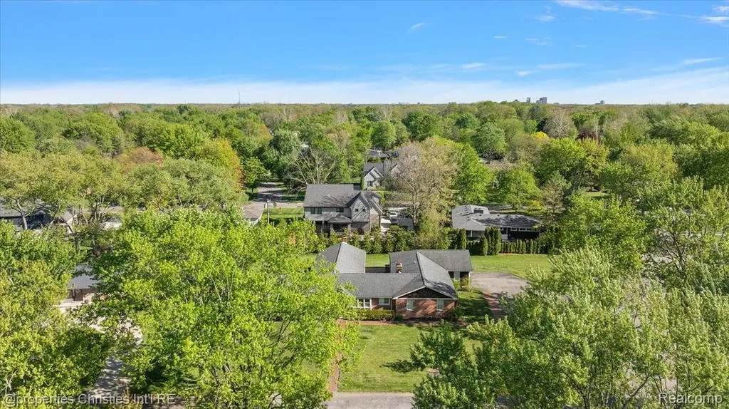 2985 Summervale Lane Bloomfield Hills City MI 48301