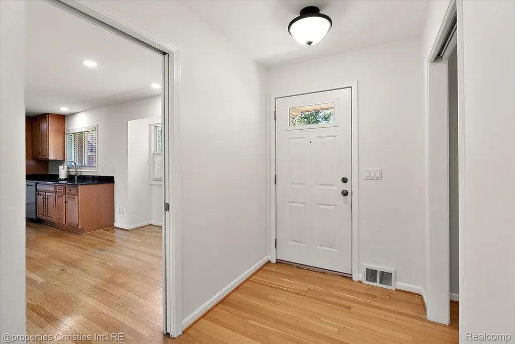2985 Summervale Lane Bloomfield Hills City MI 48301