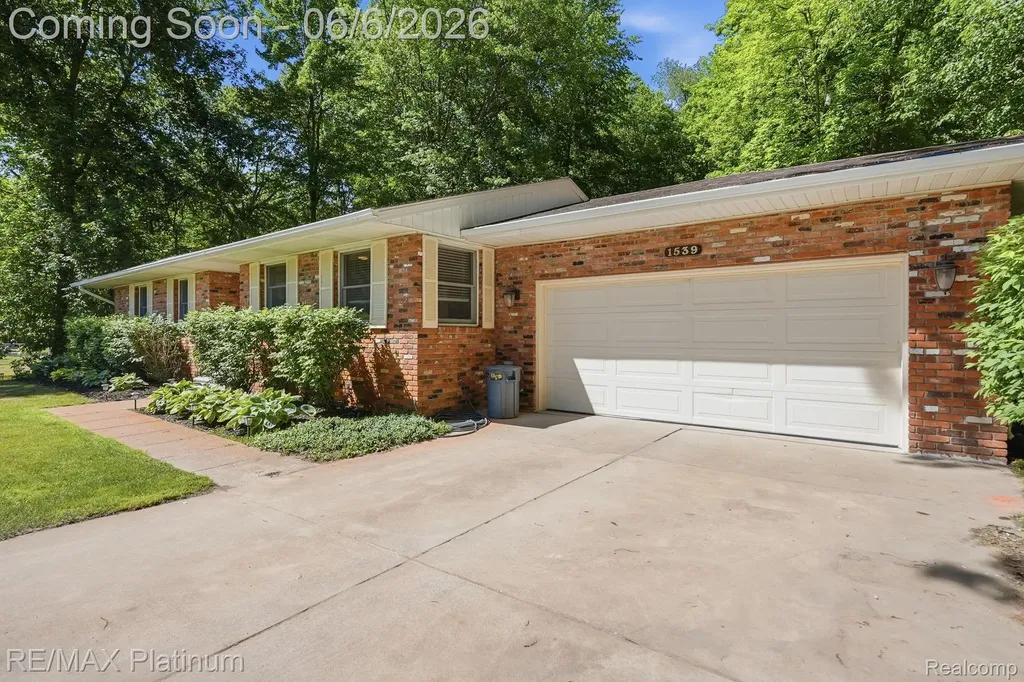 1539 Clark Lake Road Brighton Township MI 48114