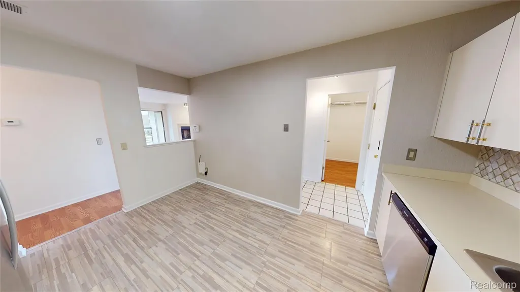 30450 Orchard Lake Road Farmington Hills City MI 48334