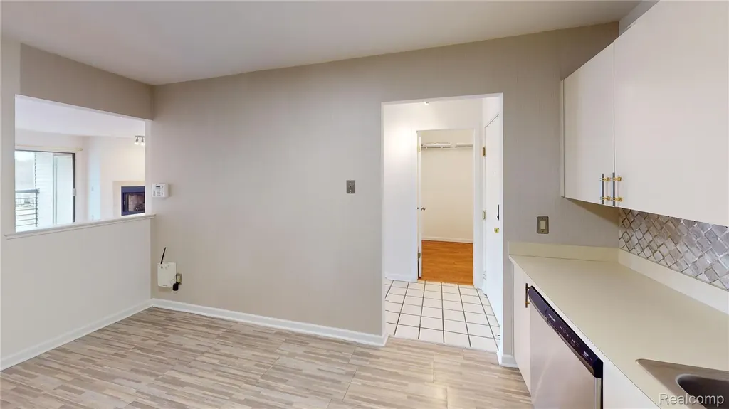 30450 Orchard Lake Road Farmington Hills City MI 48334