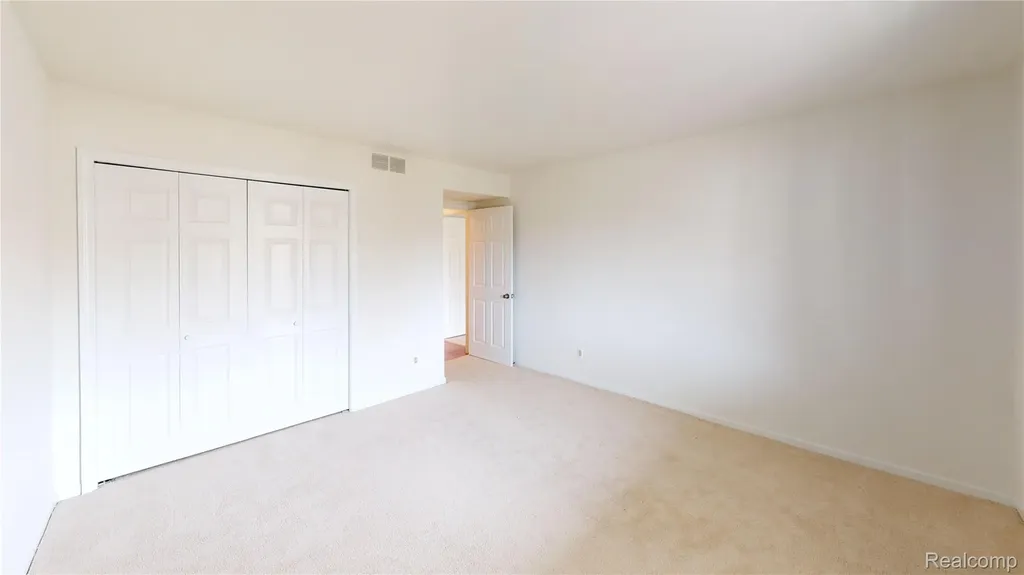30450 Orchard Lake Road Farmington Hills City MI 48334