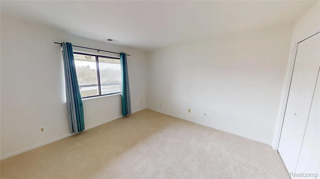 30450 Orchard Lake Road Farmington Hills City MI 48334