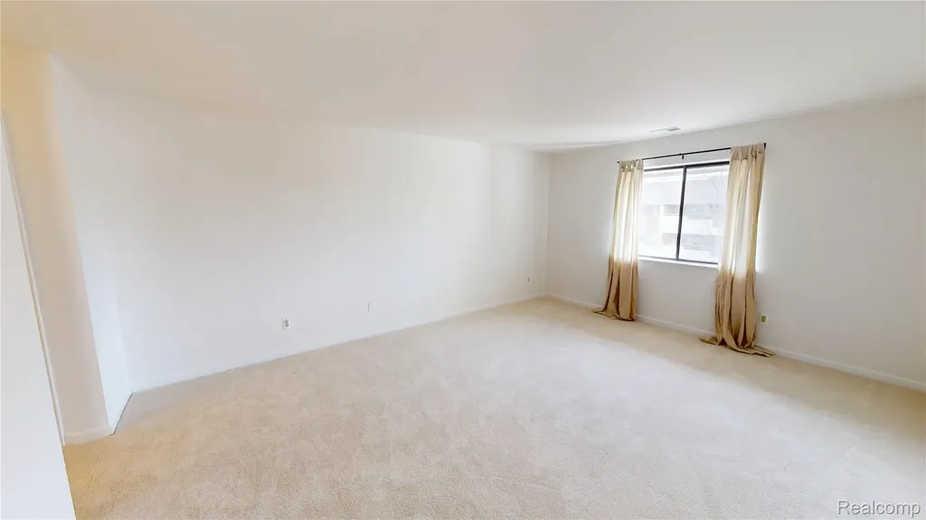 30450 Orchard Lake Road Farmington Hills City MI 48334
