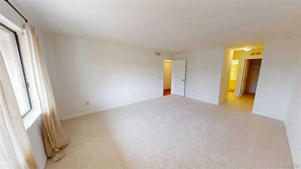 30450 Orchard Lake Road Farmington Hills City MI 48334