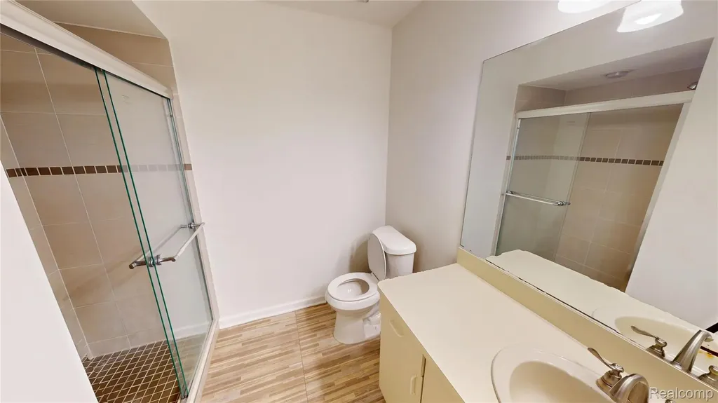 30450 Orchard Lake Road Farmington Hills City MI 48334
